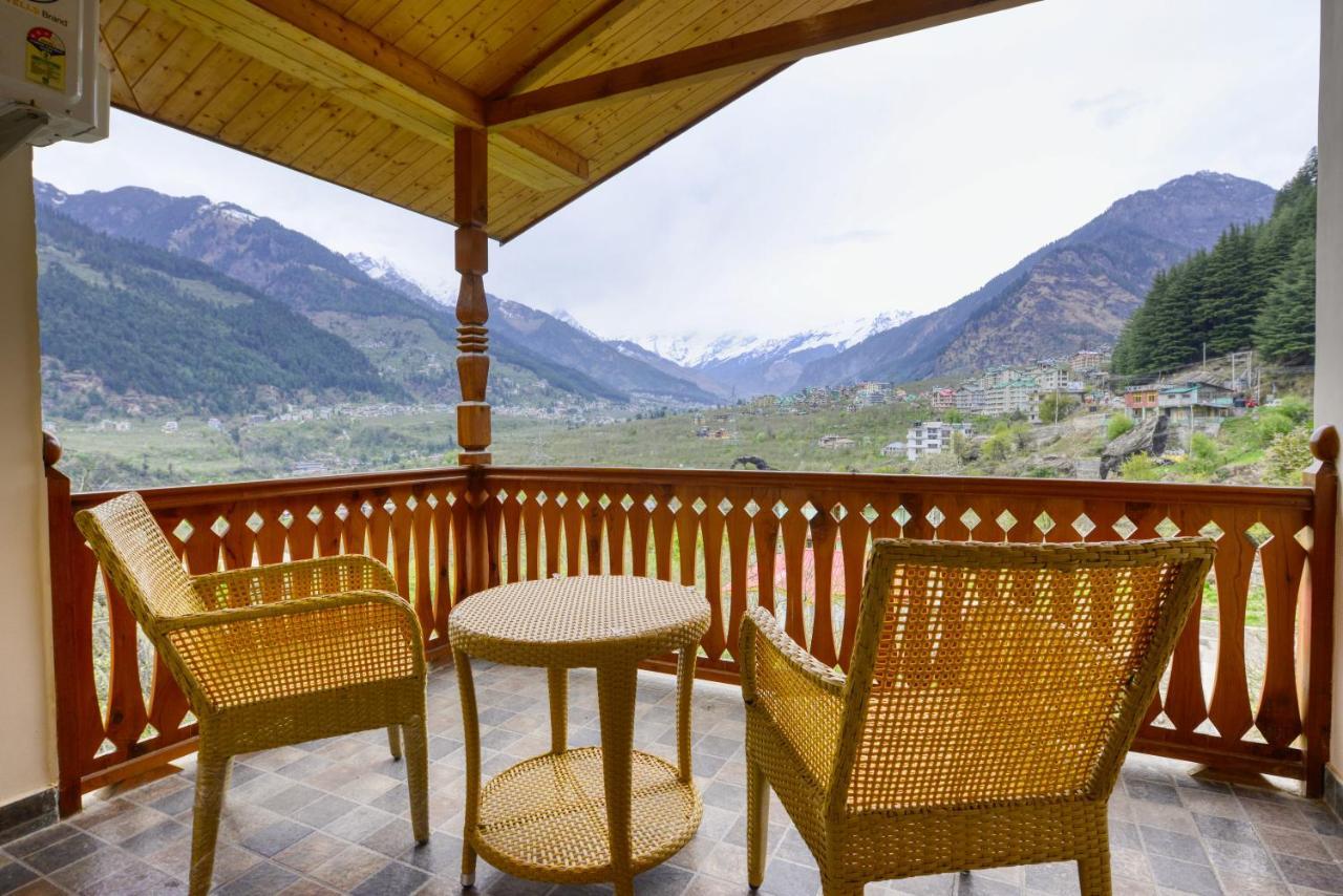 Clarks Inn Suites, Manali Exterior photo