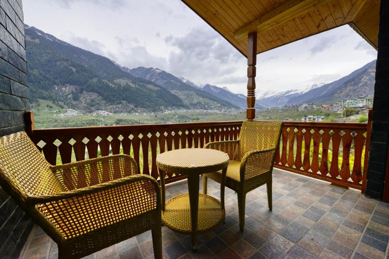 Clarks Inn Suites, Manali Exterior photo