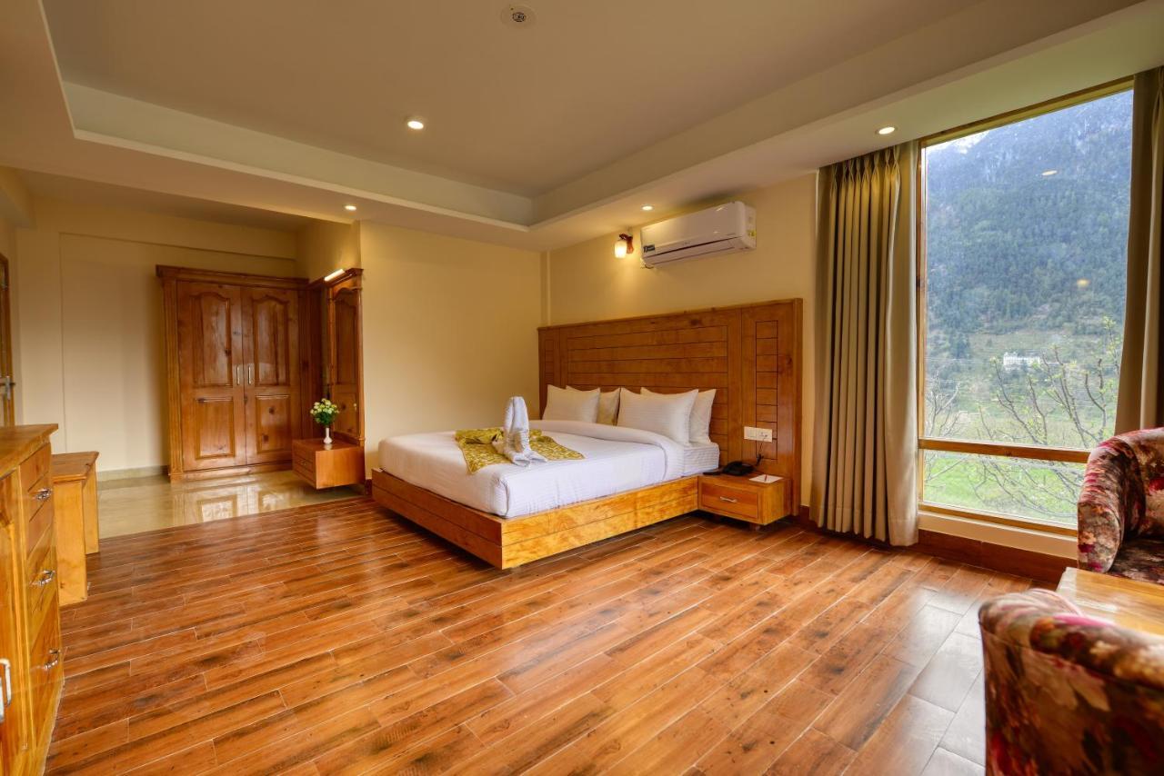 Clarks Inn Suites, Manali Exterior photo