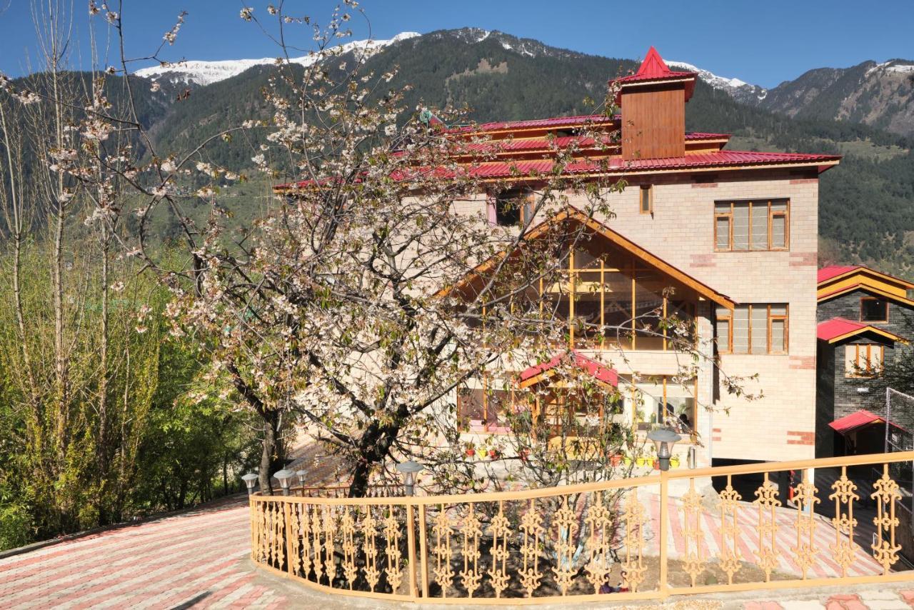 Clarks Inn Suites, Manali Exterior photo